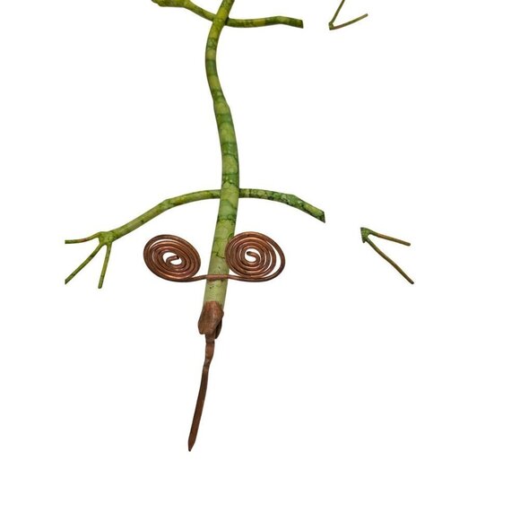 Whimsical Green Wire Lizard Sculpture With Spiral Eyes & Long Tail - Picture 2 of 16